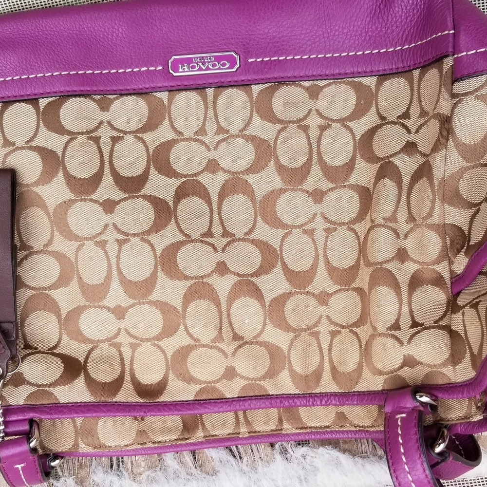 Coach - Picture 7 of 8